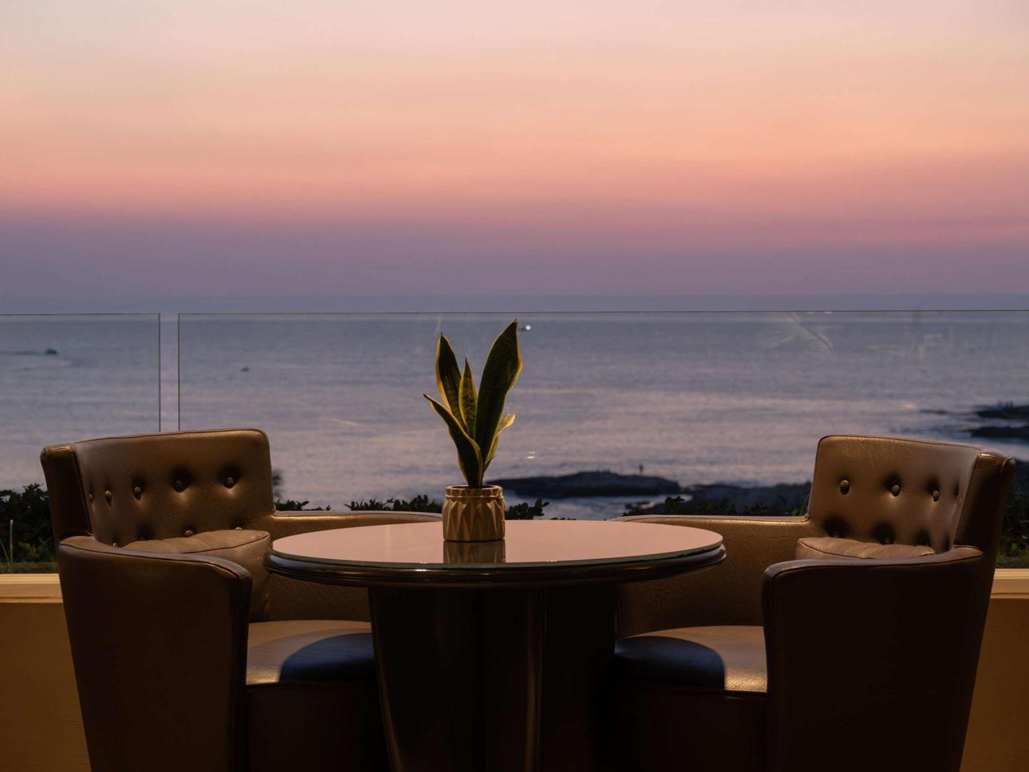 Moevenpick Hotel Beirut Eksteriør billede