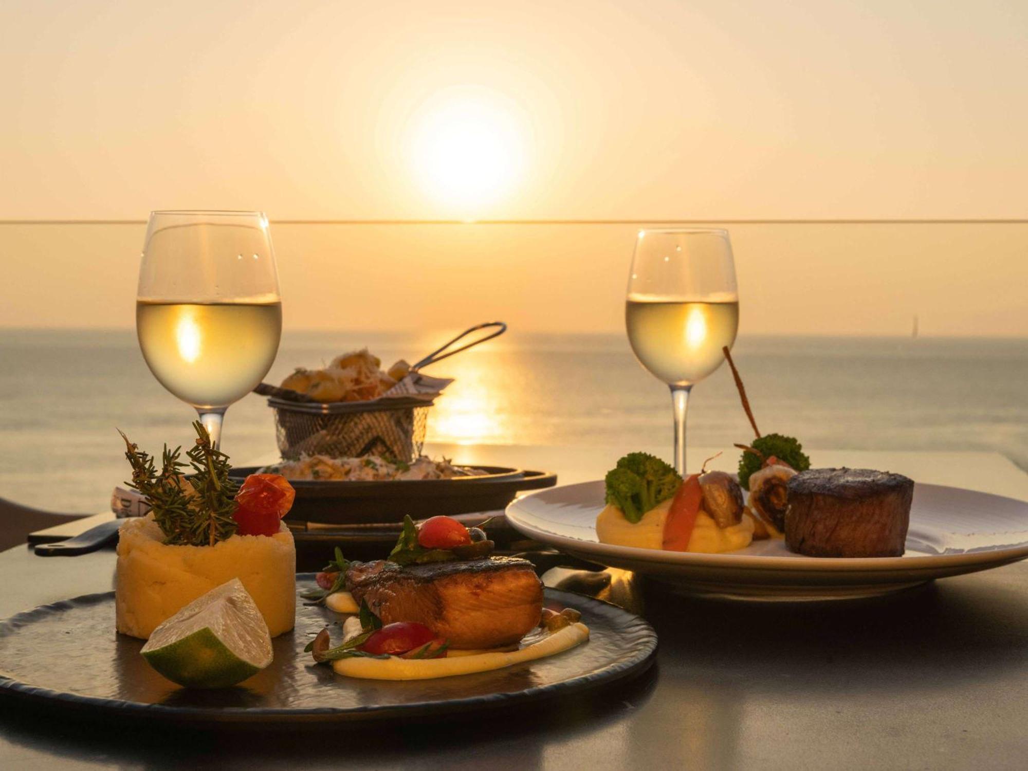 Moevenpick Hotel Beirut Eksteriør billede