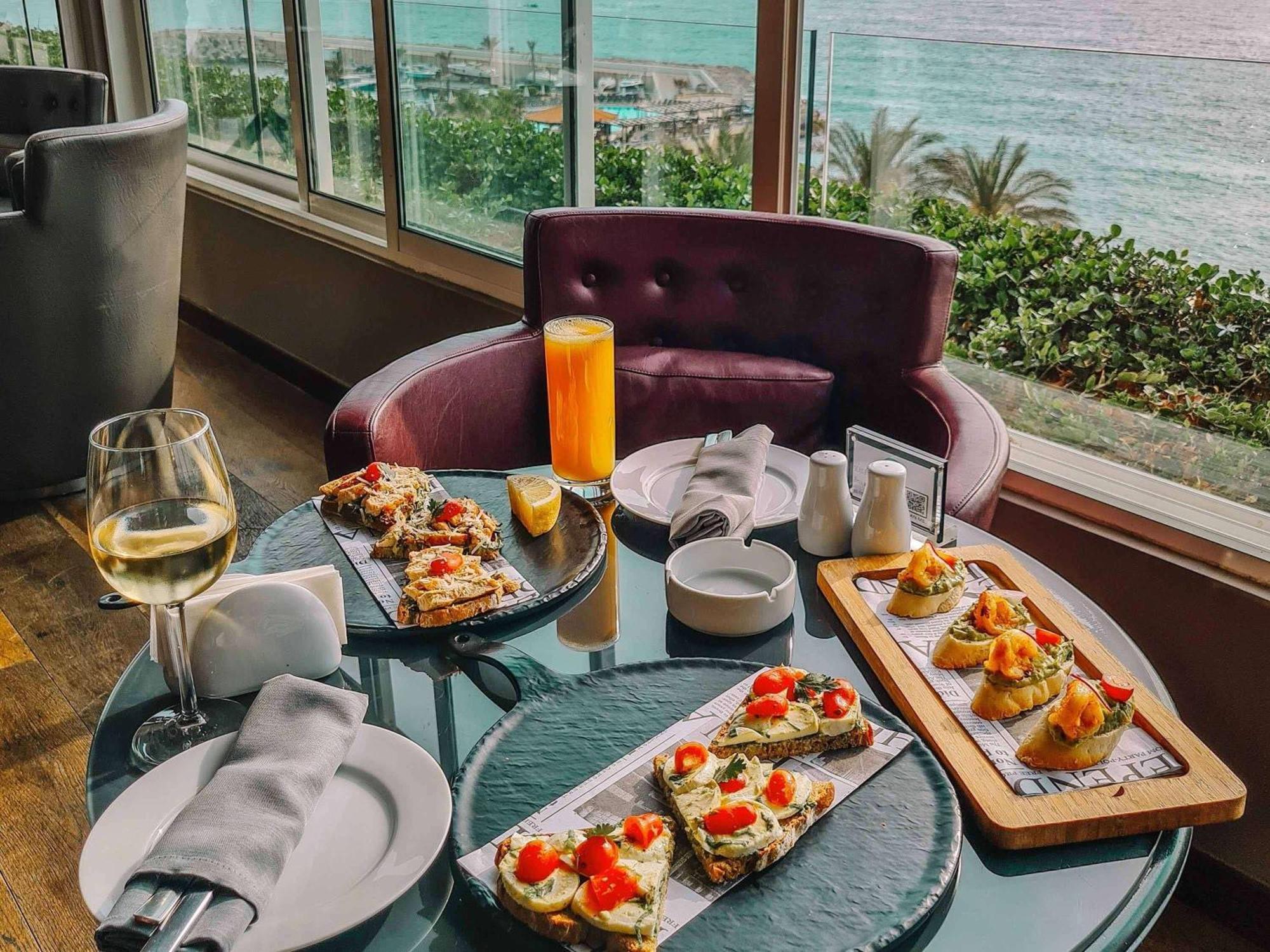 Moevenpick Hotel Beirut Eksteriør billede