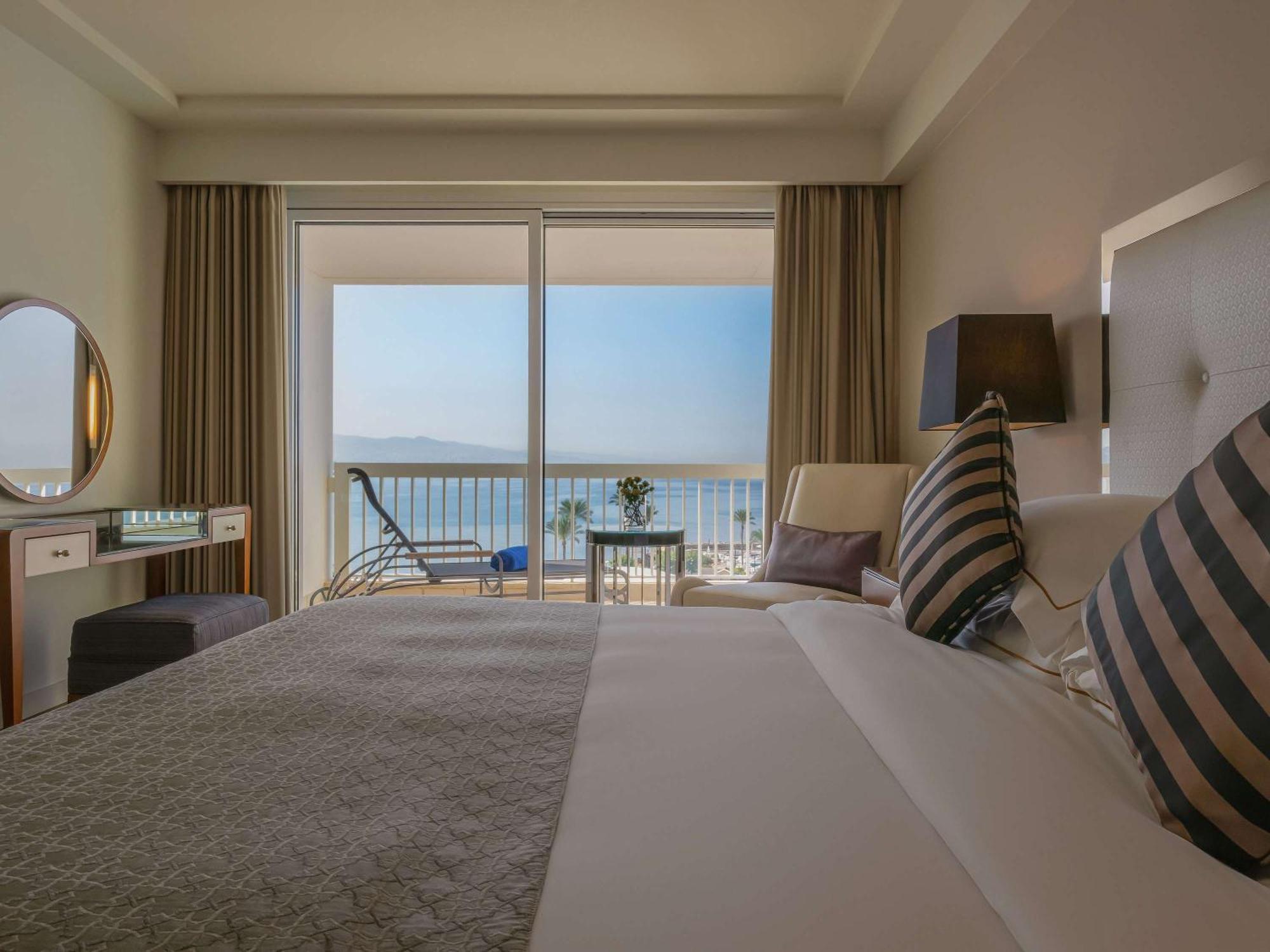 Moevenpick Hotel Beirut Eksteriør billede
