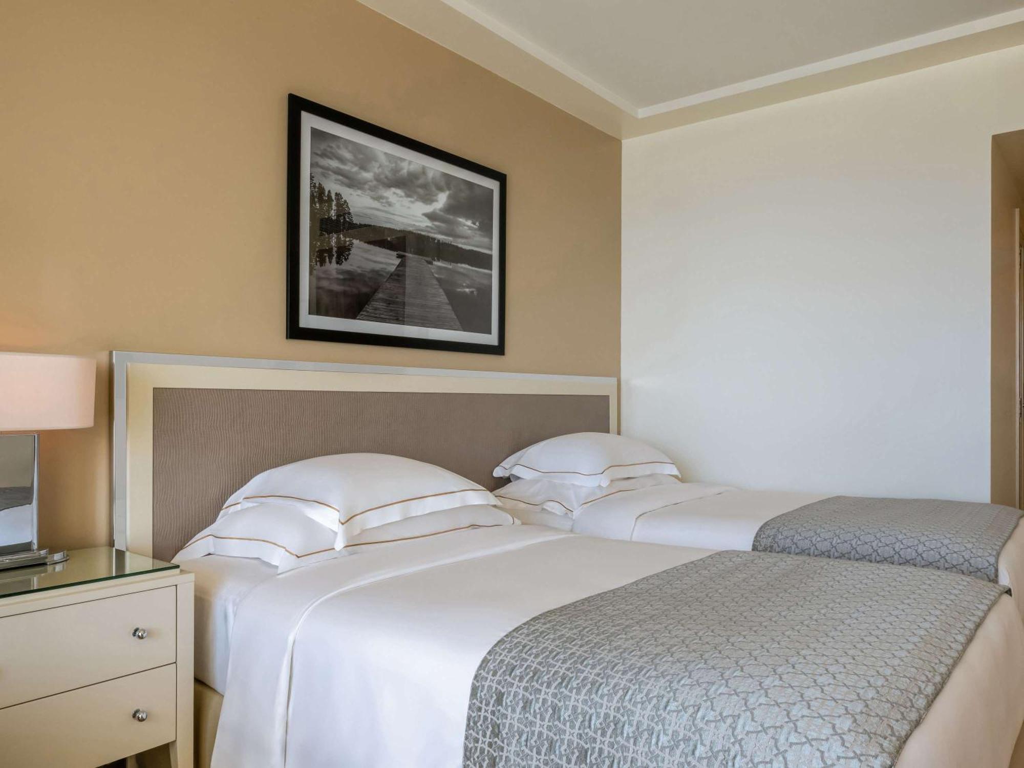 Moevenpick Hotel Beirut Eksteriør billede