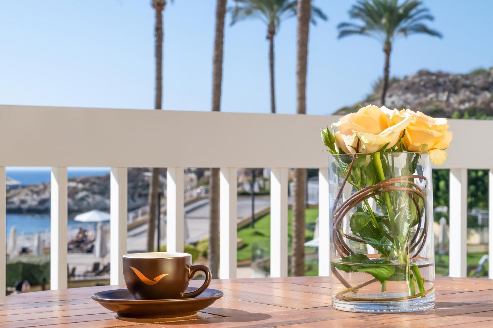Moevenpick Hotel Beirut Eksteriør billede