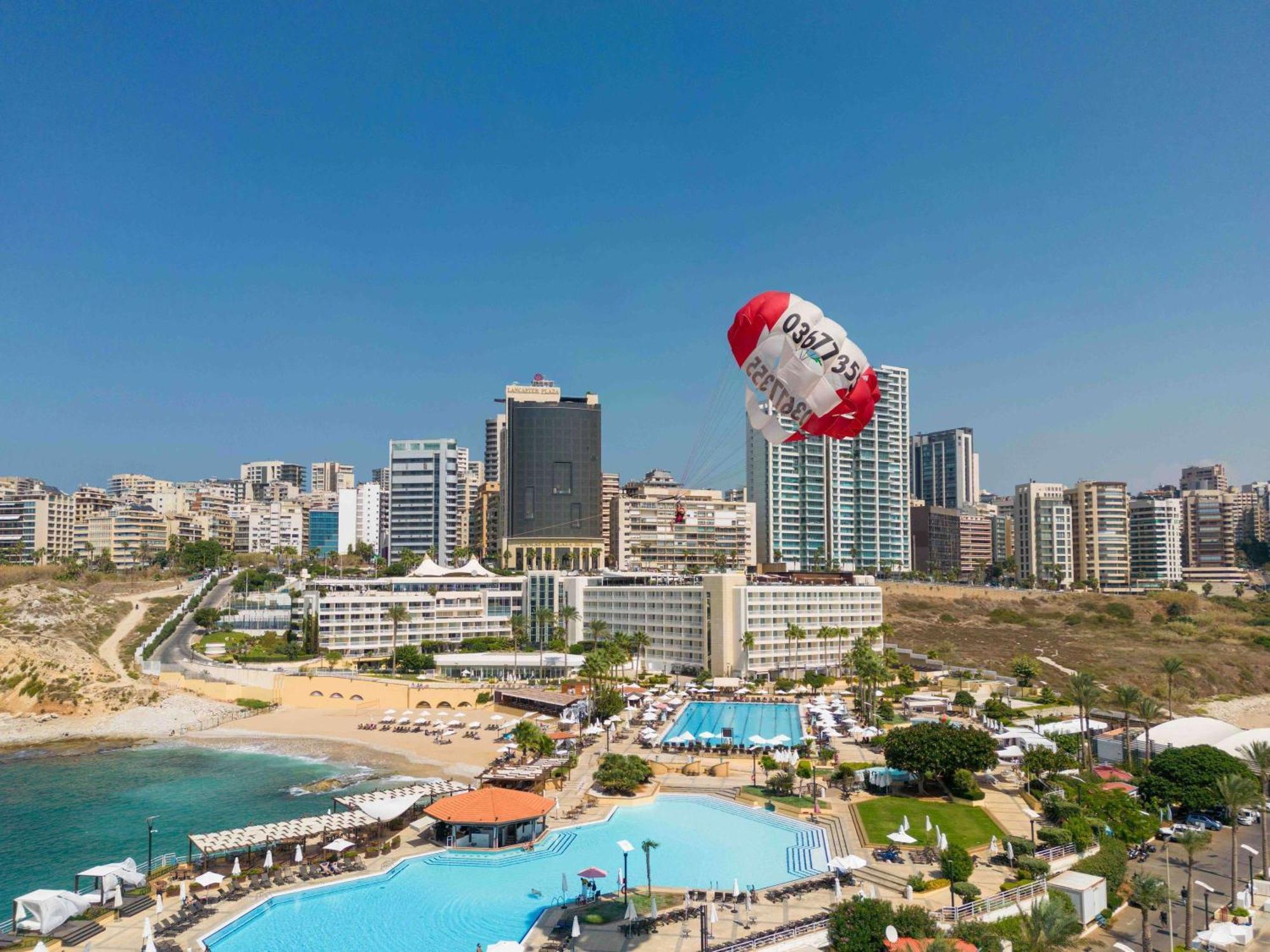Moevenpick Hotel Beirut Eksteriør billede