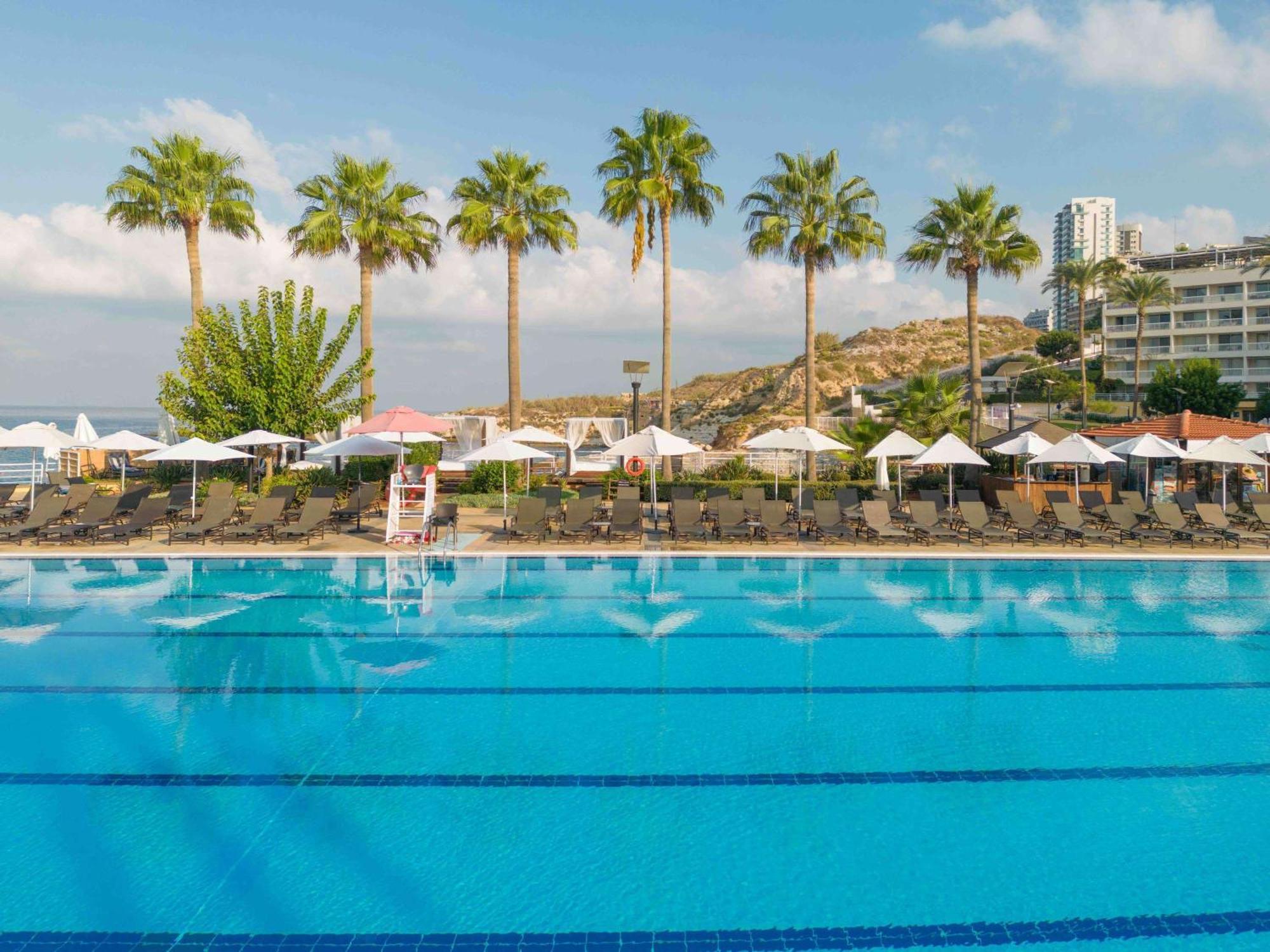 Moevenpick Hotel Beirut Eksteriør billede