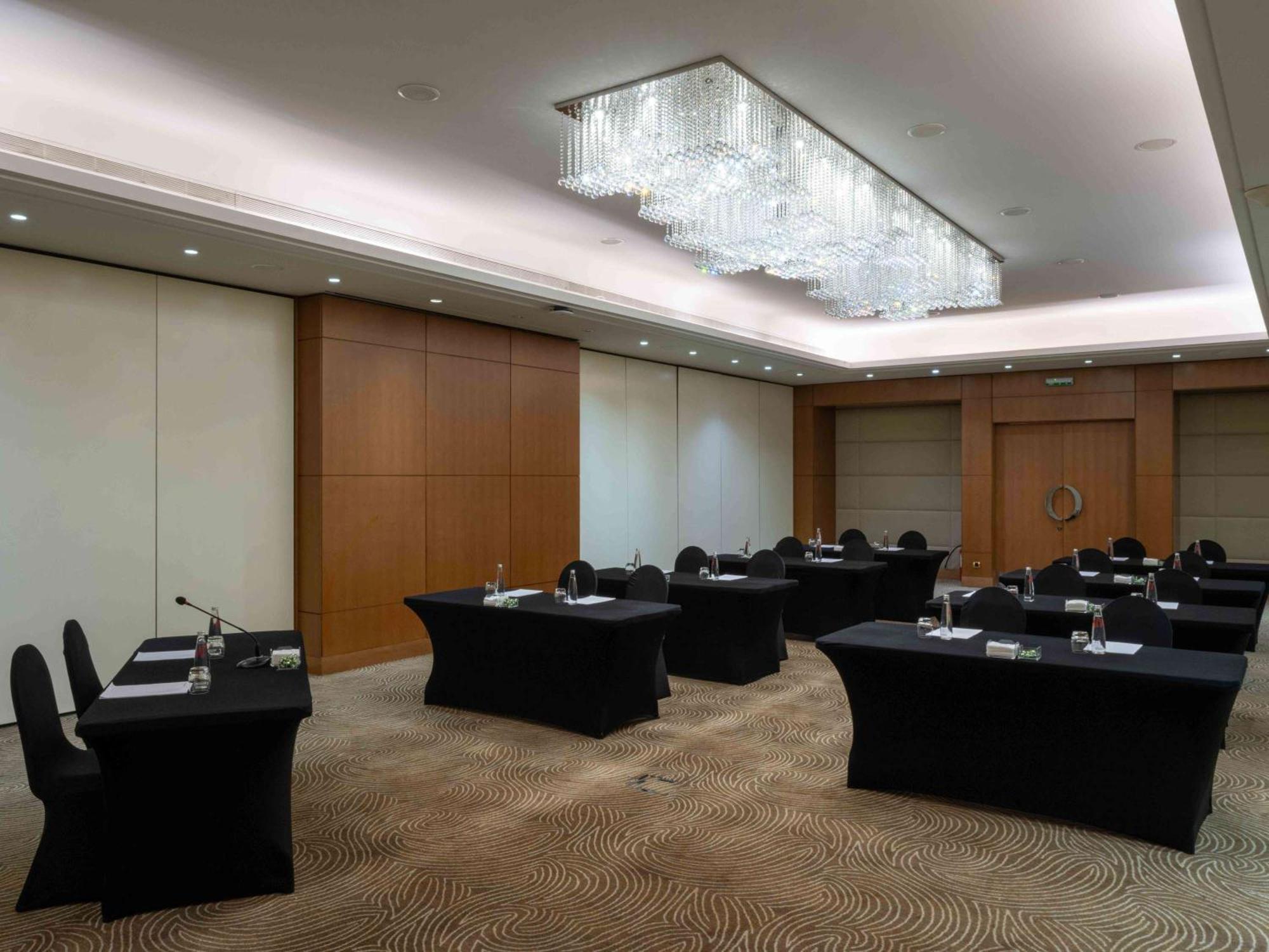 Moevenpick Hotel Beirut Eksteriør billede