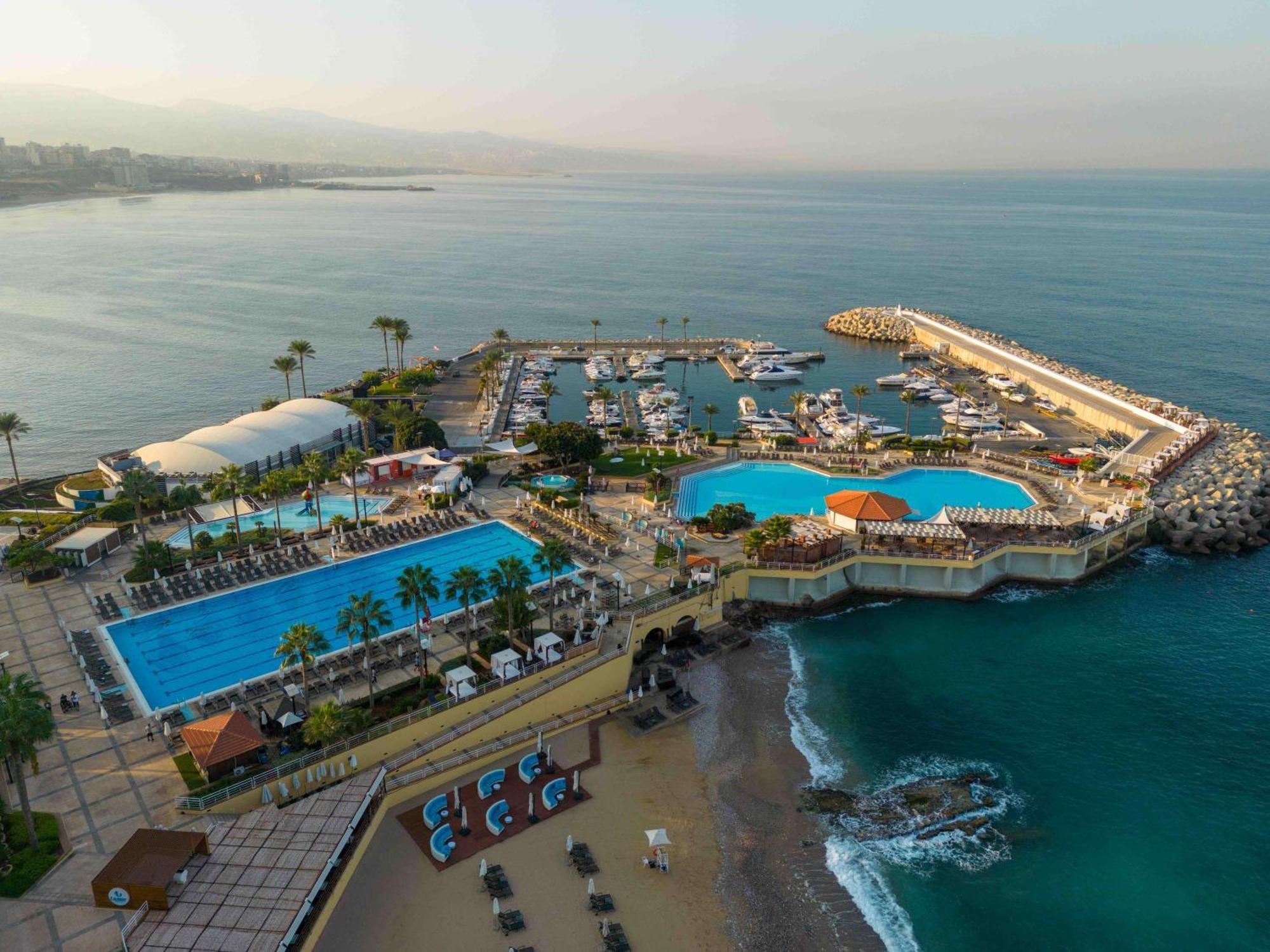Moevenpick Hotel Beirut Eksteriør billede