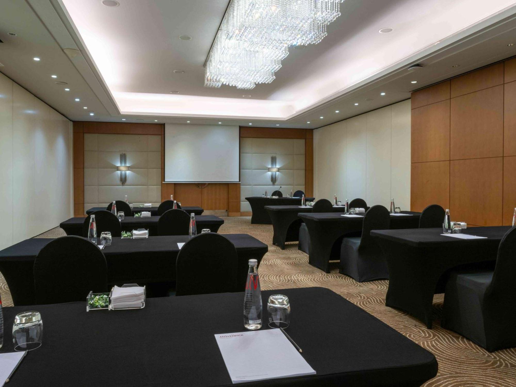 Moevenpick Hotel Beirut Eksteriør billede