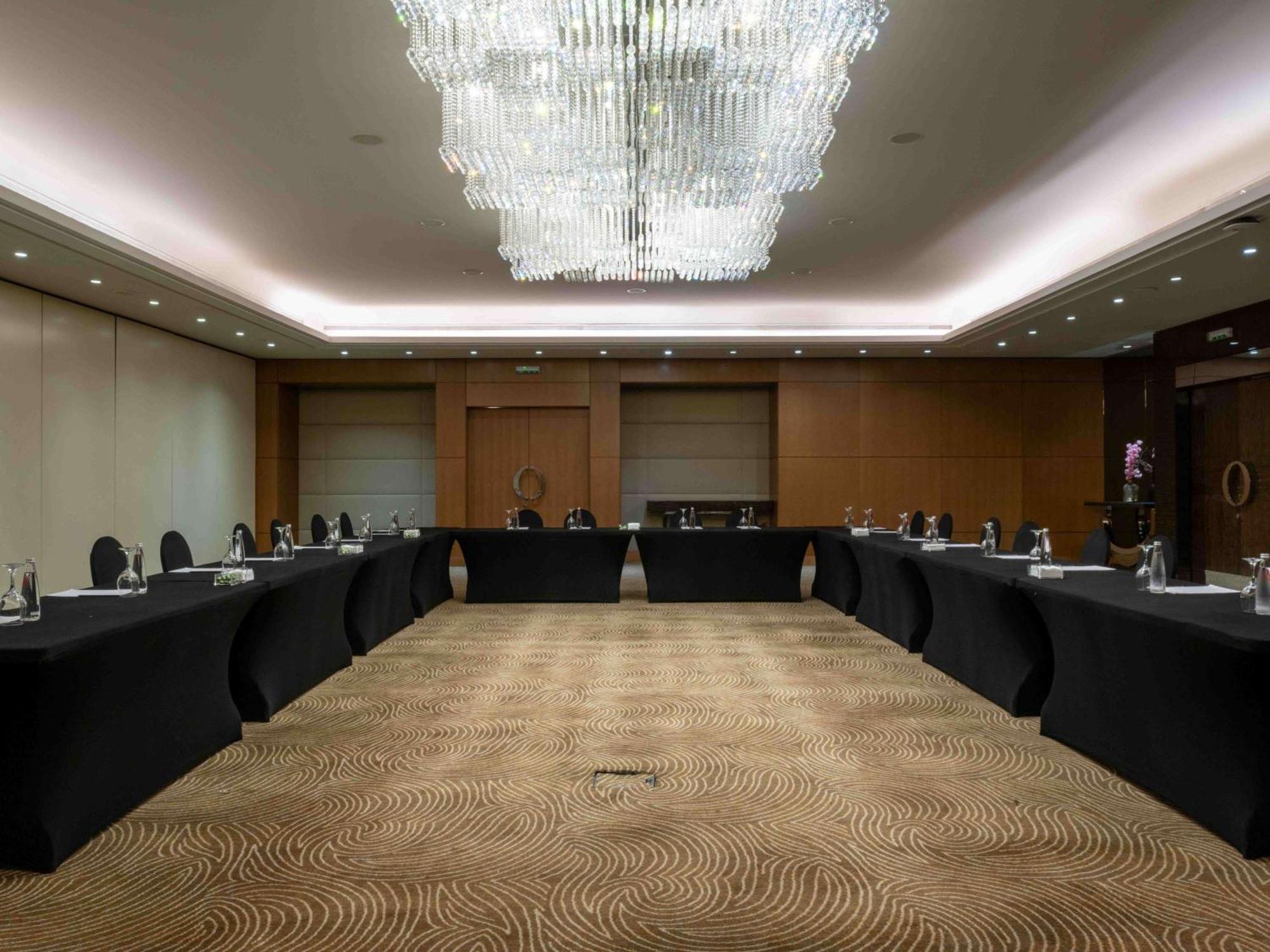 Moevenpick Hotel Beirut Eksteriør billede
