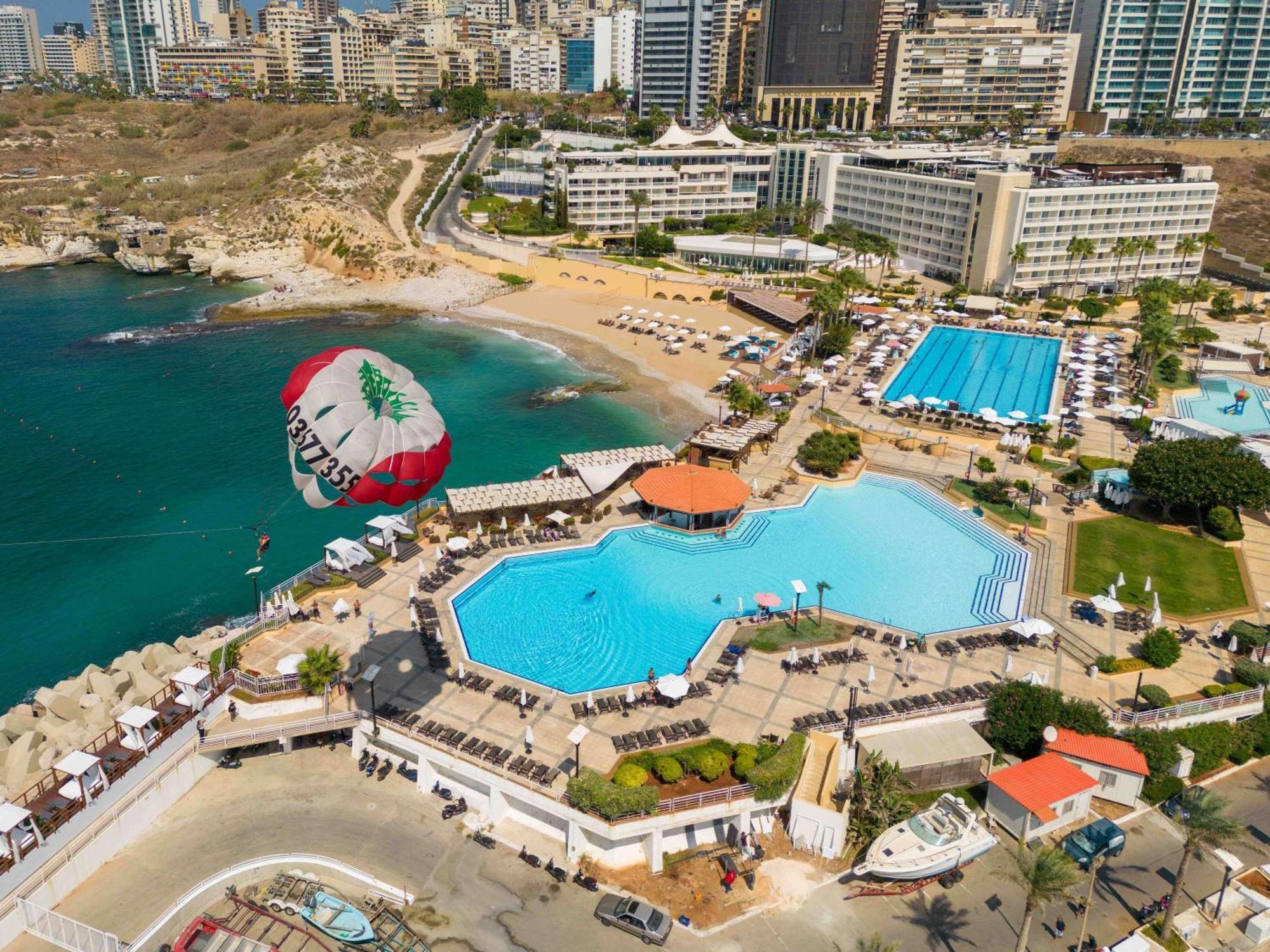Moevenpick Hotel Beirut Eksteriør billede