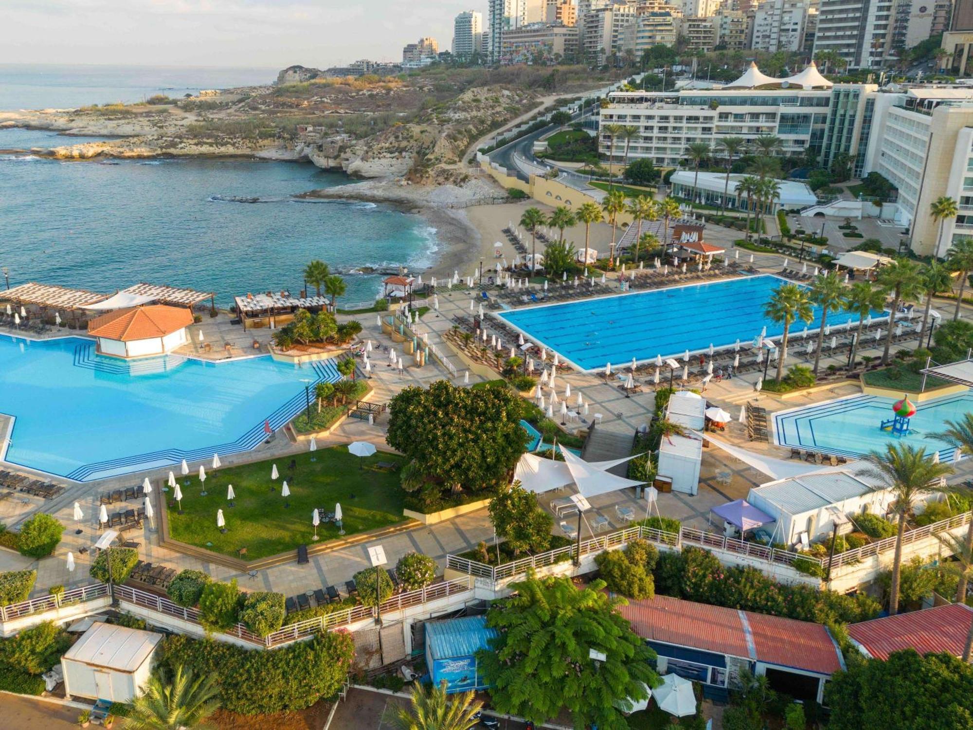 Moevenpick Hotel Beirut Eksteriør billede